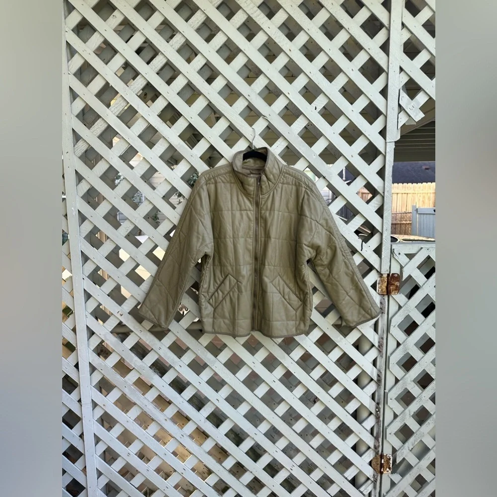 COPY - COPY - Free people Dolman Quilted Vegan Jacket - Picture 4 of 6